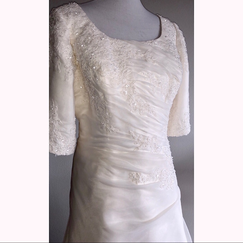 Brand New Ivory Wedding Dress - Picture 3 of 6